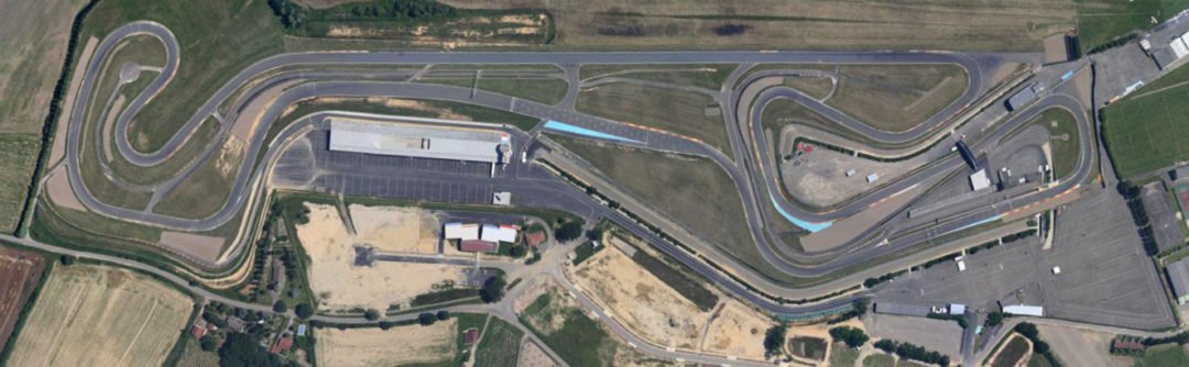 roulage moto circuit de Nogaro, vue complète